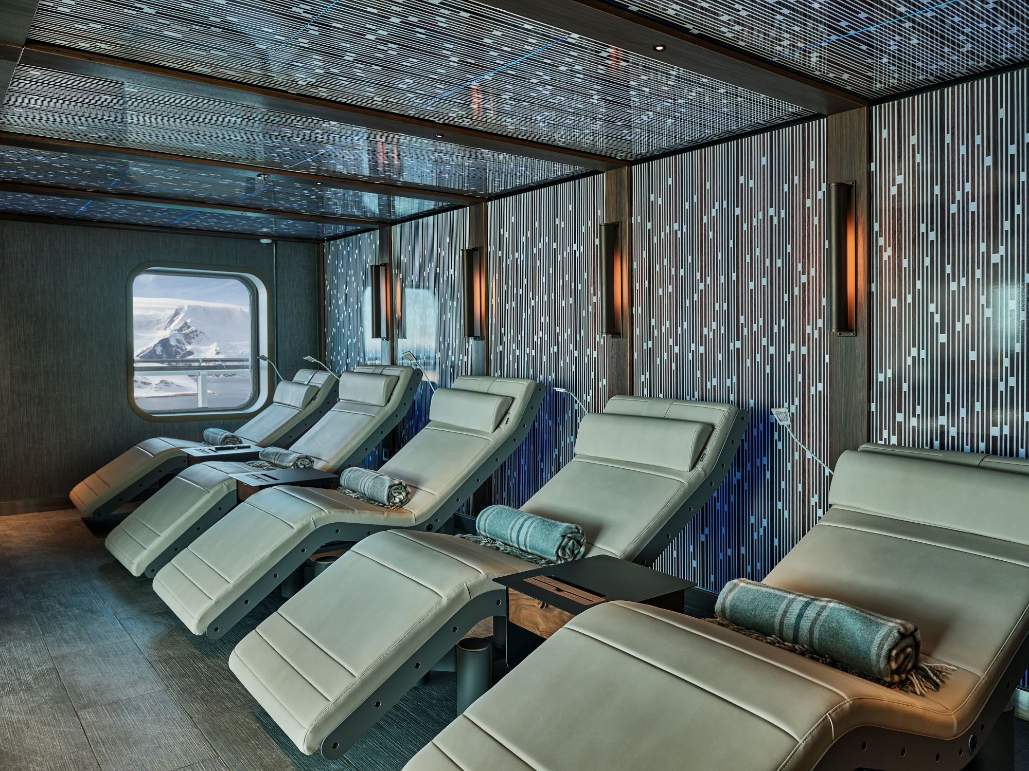 MyCruise Silversea Silver-Endeavour Offentlige-arealer Pool-spa12